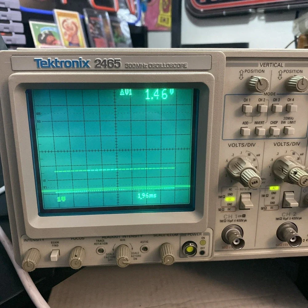Tektronix 2465 300 MHz Oscilloscope - See Photos Works